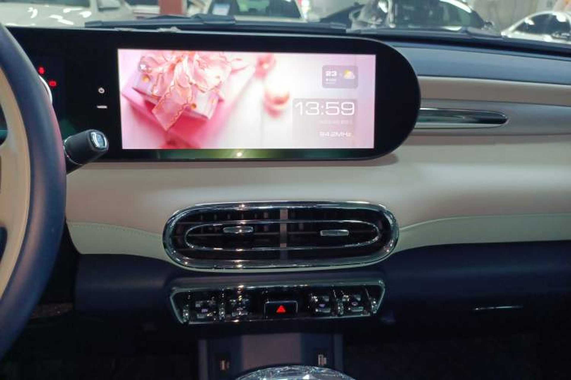 Used ORA Ballet Cat 2022 401 km Alice Edition Audio And AC Panel
