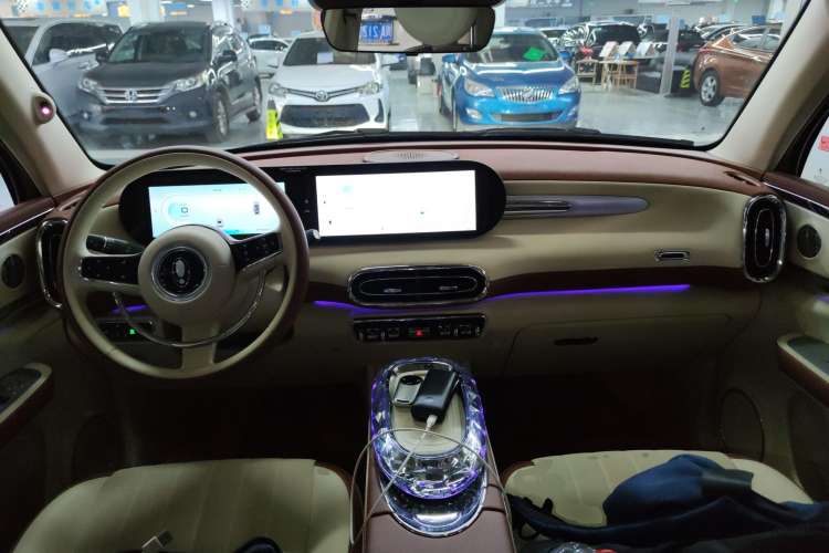 Used ORA Ballet Cat 2022 401 km Nutcracker Edition Center Console