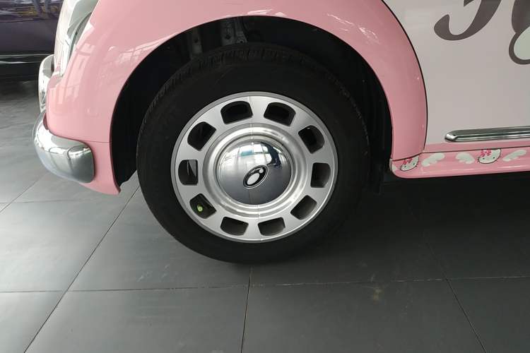 Used ORA Ballet Cat 2022 500 km Swan Lake Edition Exterior 6