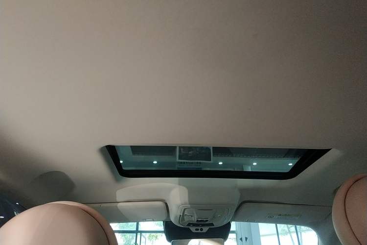 Used ORA Ballet Cat 2022 401 km Nutcracker Edition Headliner