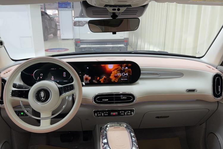 Used ORA Ballet Cat 2022 500 km Swan Lake Edition Interior 2