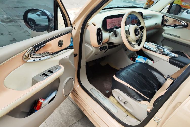 Used ORA Ballet Cat 2022 500km Sleeping Beauty Edition Interior 3