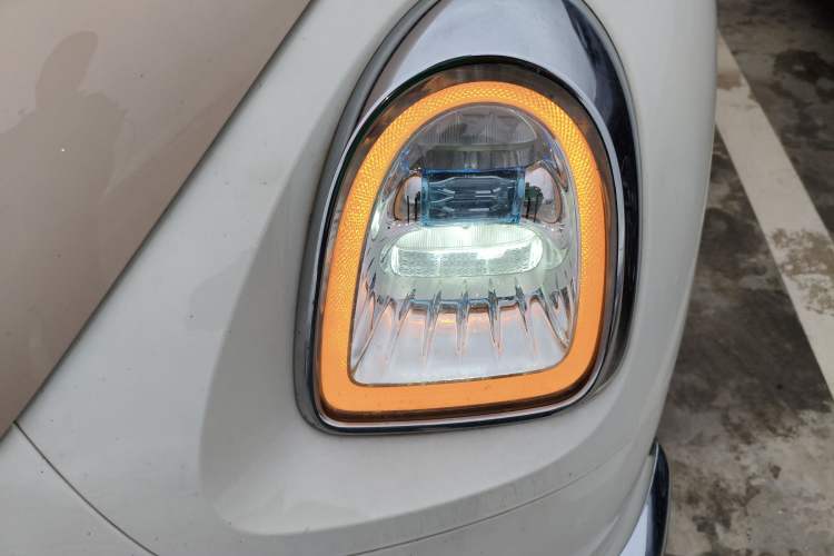 Used ORA Ballet Cat 2022 401 km Nutcracker Edition Left Front Headlight