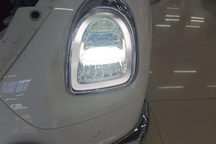Used ORA Ballet Cat 2022 401 km Nutcracker Edition Left Front Headlight