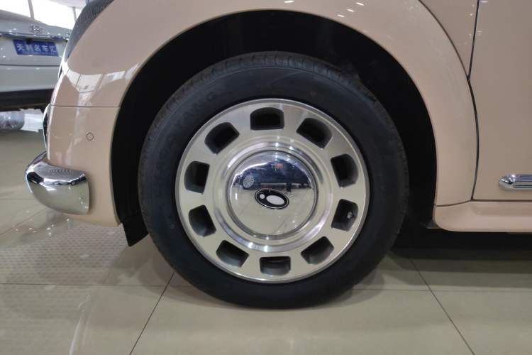 Used ORA Ballet Cat 2022 401 km Nutcracker Edition Left Front Wheel Hub