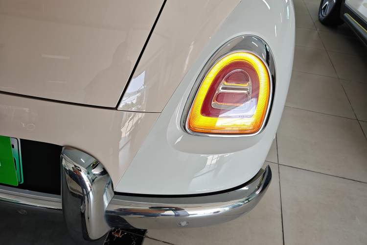 Used ORA Ballet Cat 2022 401 km Nutcracker Edition Right Rear Taillight