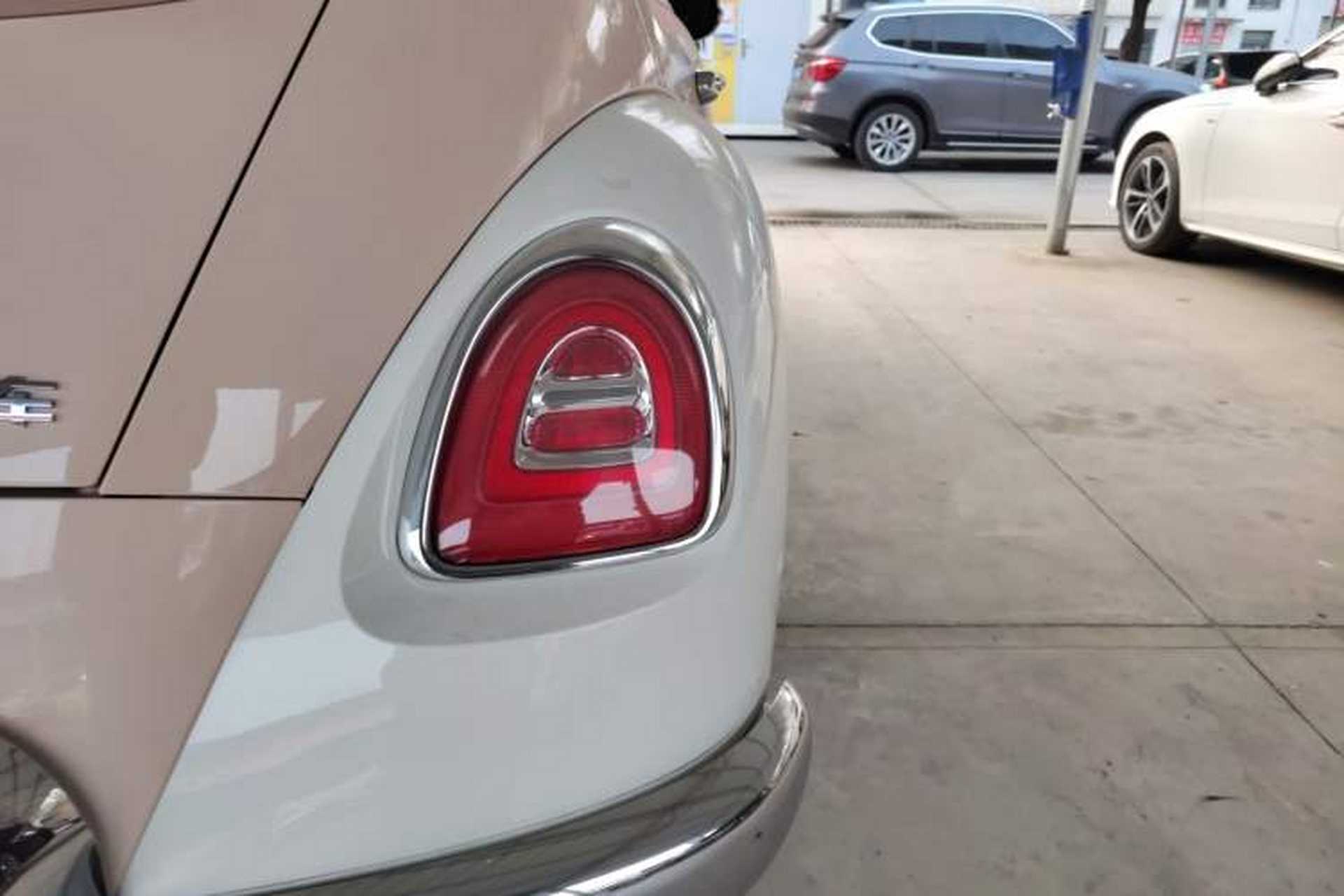 Used ORA Ballet Cat 2022 401 km Nutcracker Edition Right Rear Taillight
