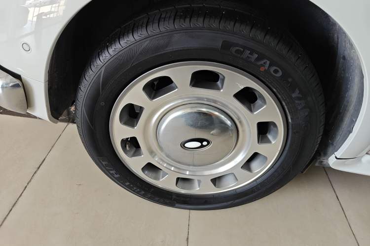 Used ORA Ballet Cat 2022 401 km Nutcracker Edition Right Rear Wheel Hub