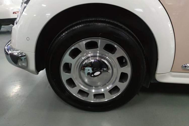 Used ORA Ballet Cat 2022 401 km Nutcracker Edition Right Rear Wheel Hub
