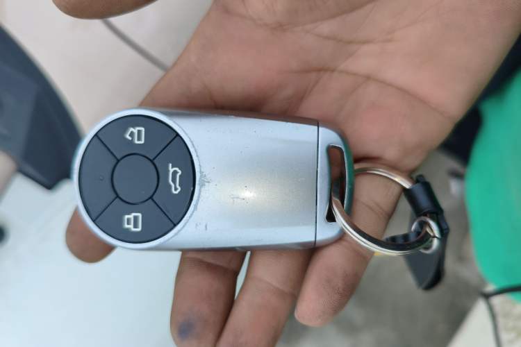 Used ORA Ballet Cat 2022 401 km Nutcracker Edition Vehicle Key