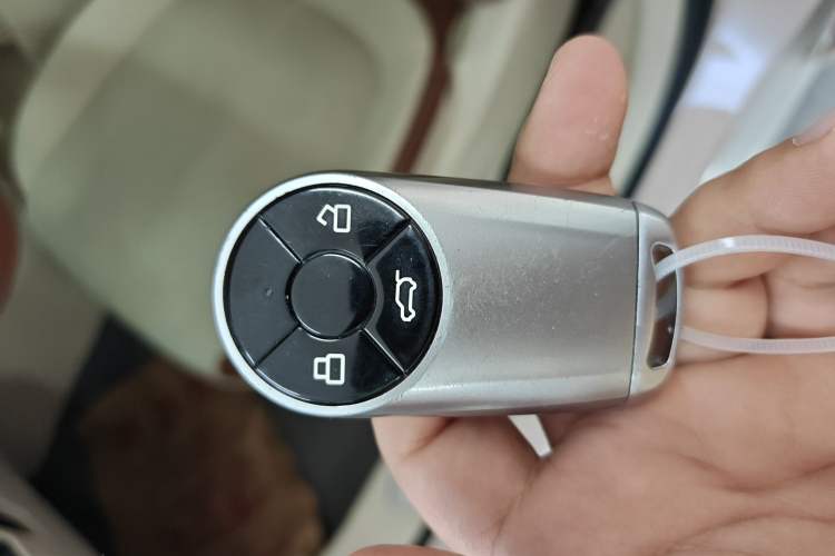 Used ORA Ballet Cat 2022 401 km Nutcracker Edition Vehicle Key