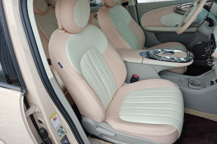 Used ORA Ballet Cat 2022 401 km Alice Edition Right Front Seat