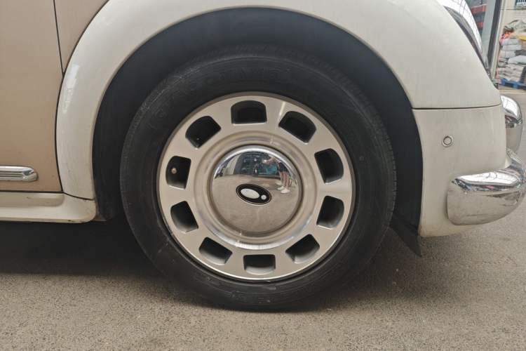 Used ORA Ballet Cat 2022 500 km Swan Lake Edition Right Front Wheel Hub