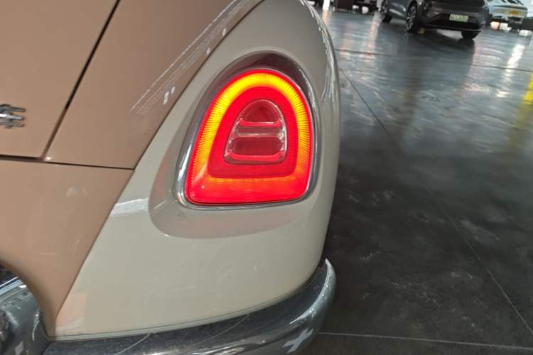 Used ORA Ballet Cat 2022 401 km Alice Edition Right Rear Taillight