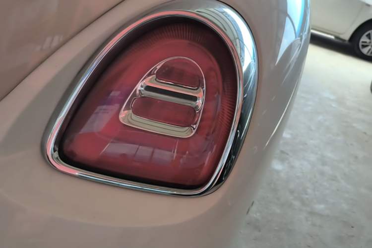 Used ORA Ballet Cat 2022 401 km Nutcracker Edition Right Rear Taillight