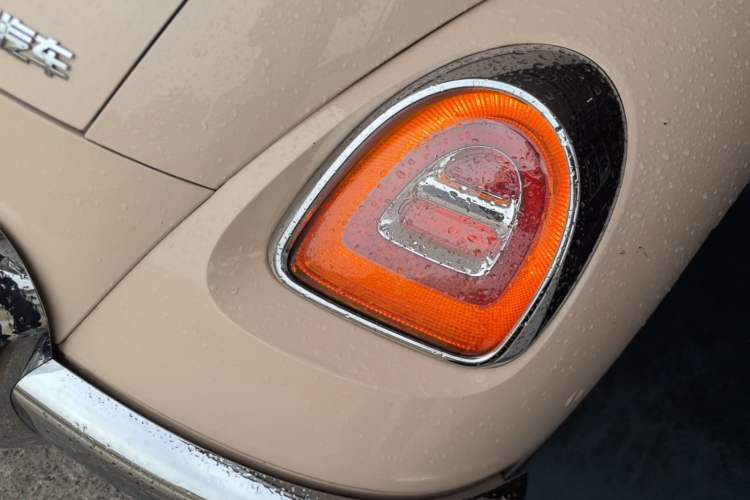 Used ORA Ballet Cat 2022 401 km Nutcracker Edition Right Rear Taillight