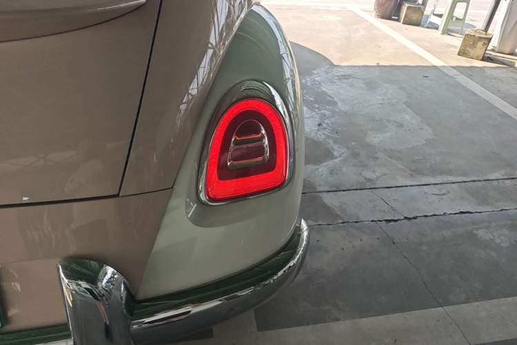 Used ORA Ballet Cat 2022 401 km Nutcracker Edition Right Rear Taillight