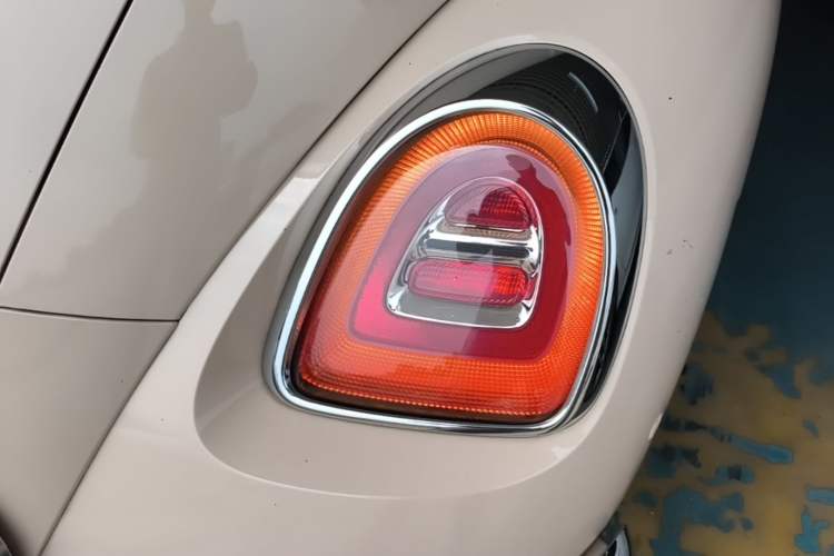 Used ORA Ballet Cat 2022 401 km Nutcracker Edition Right Rear Taillight