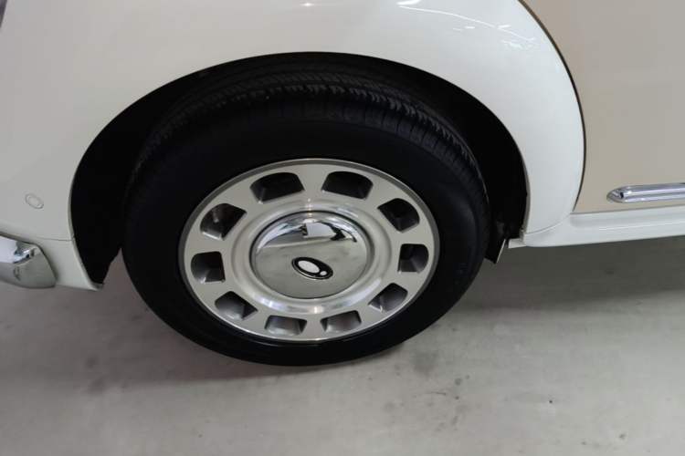 Used ORA Ballet Cat 2022 401 km Nutcracker Edition Right Rear Wheel Hub