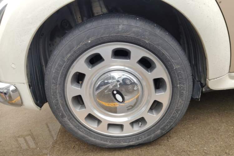 Used ORA Ballet Cat 2022 500 km Swan Lake Edition Right Rear Wheel Hub