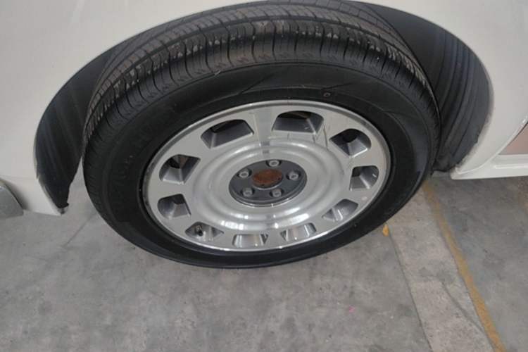 Used ORA Ballet Cat 2022 401 km Nutcracker Edition Right Rear Wheel Hub