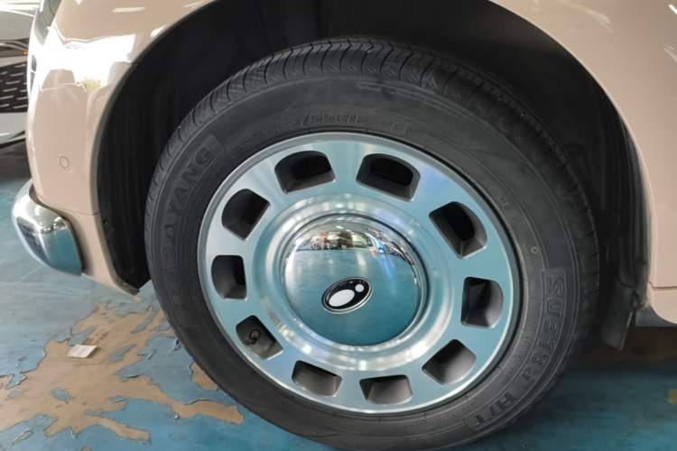 Used ORA Ballet Cat 2022 401 km Nutcracker Edition Right Rear Wheel Hub