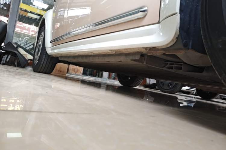 Used ORA Ballet Cat 2022 401 km Nutcracker Edition Right Side Sill