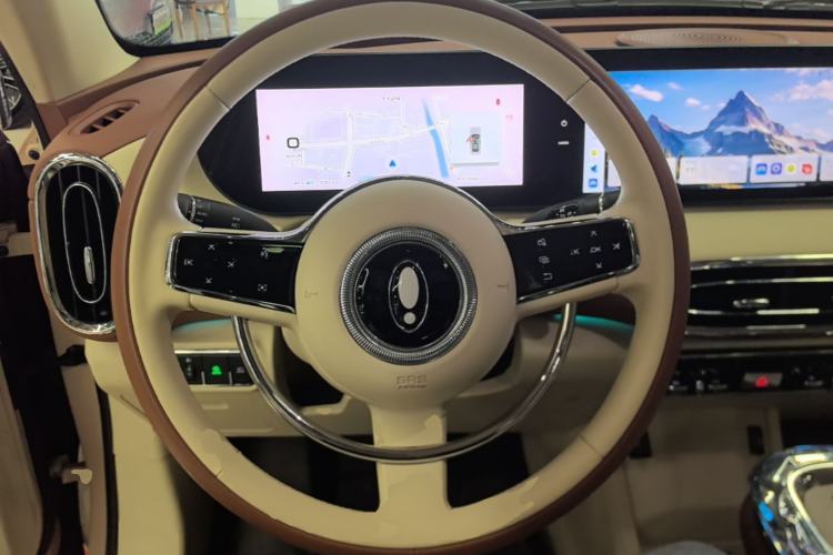 Used ORA Ballet Cat 2022 401 km Alice Edition Steering Wheel