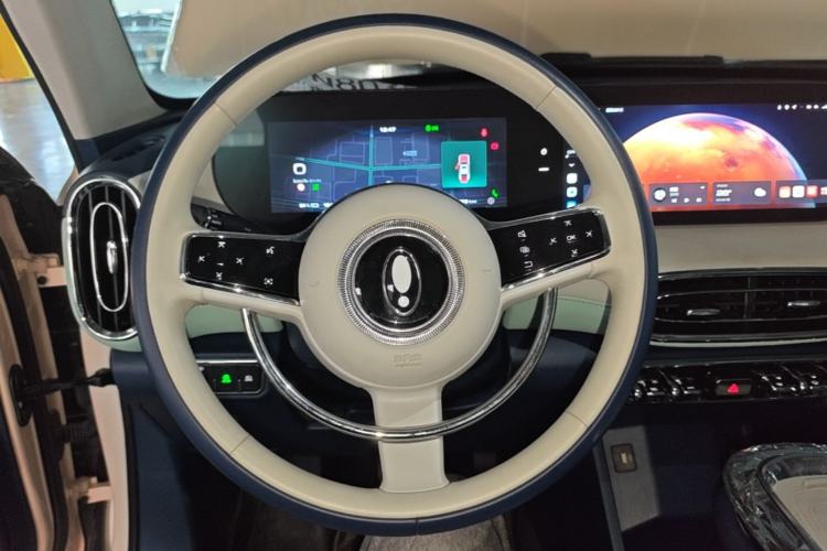 Used ORA Ballet Cat 2022 401 km Alice Edition Steering Wheel