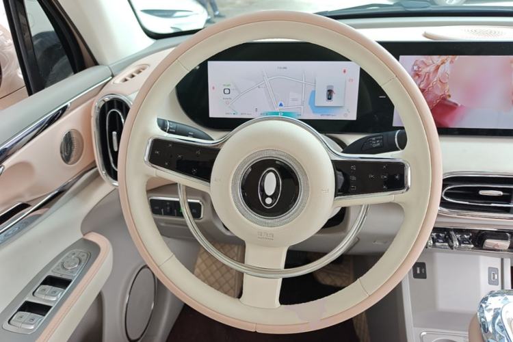 Used ORA Ballet Cat 2022 401 km Alice Edition Steering Wheel
