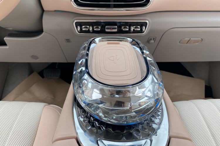 Used ORA Ballet Cat 2022 401 km Nutcracker Edition Interior 8