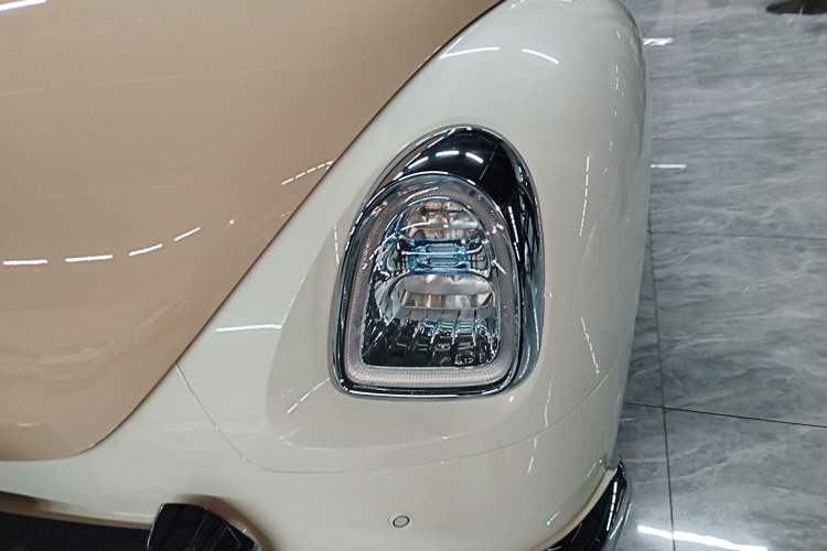 Used ORA Ballet Cat 2022 401 km Nutcracker Edition Left Front Headlight