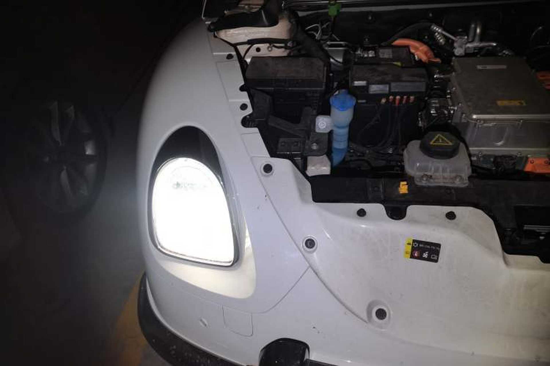 Used ORA Ballet Cat 2022 401 km Nutcracker Edition Right Front Headlight