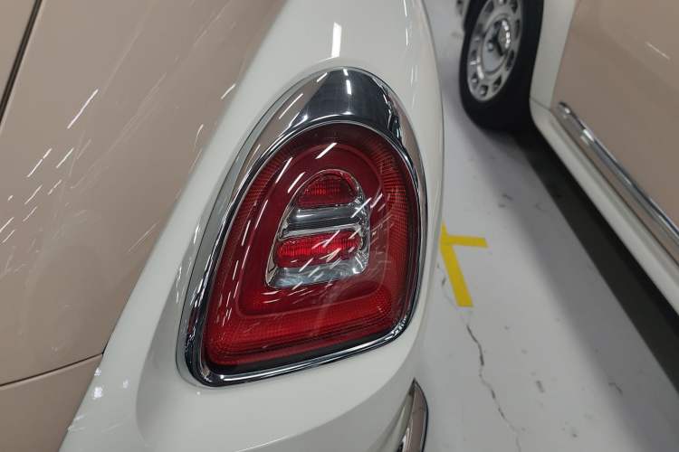 Used ORA Ballet Cat 2022 401 km Nutcracker Edition Right Rear Taillight
