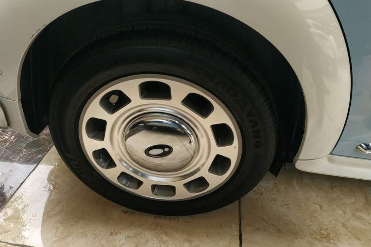 Used ORA Ballet Cat 2022 401 km Nutcracker Edition Right Rear Wheel Hub