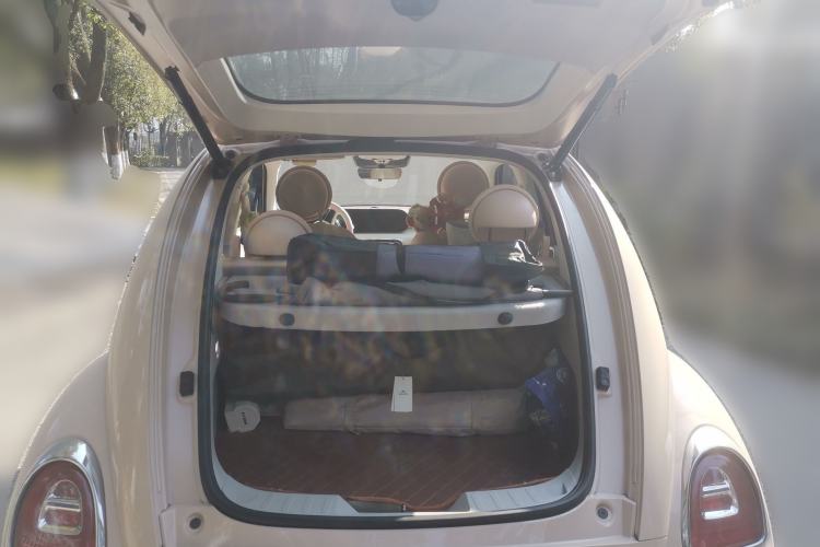Used ORA Ballet Cat 2022 500 km Swan Lake Edition Trunk