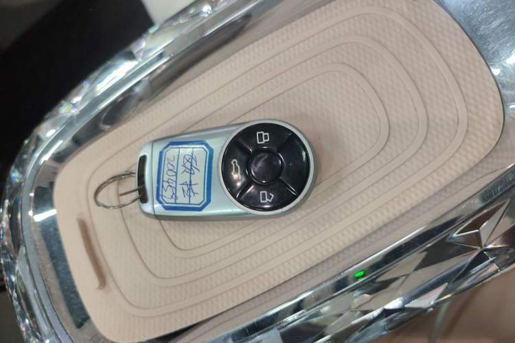 Used ORA Ballet Cat 2022 401 km Nutcracker Edition Vehicle Key