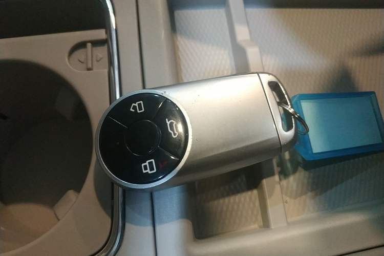 Used ORA Ballet Cat 2022 401 km Nutcracker Edition Vehicle Key