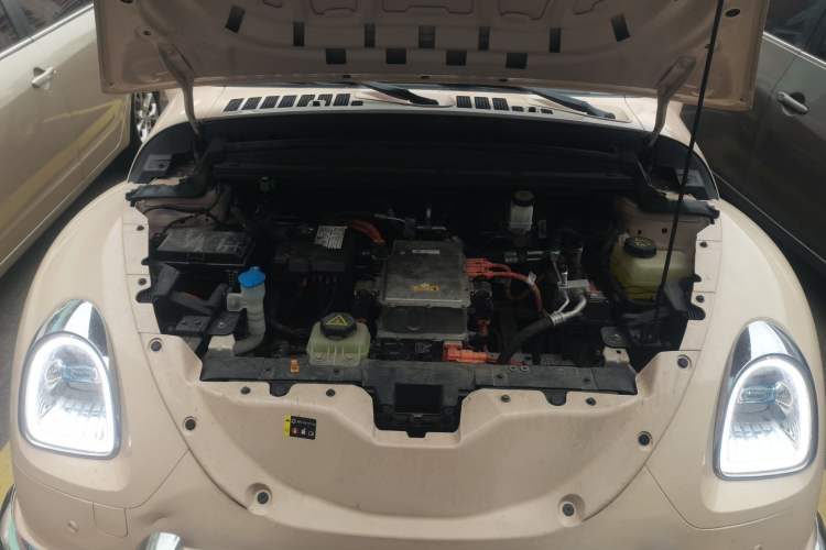 Used ORA Ballet Cat 2022 401 km Nutcracker Edition Engine Bay