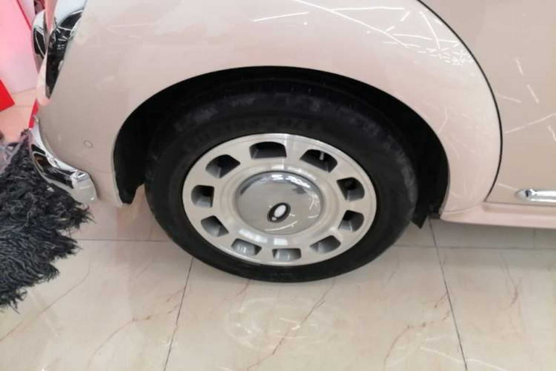 Used ORA Ballet Cat 2022 401 km Nutcracker Edition Right Rear Wheel Hub