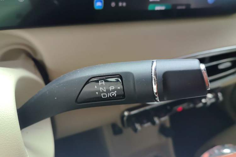 Used ORA Ballet Cat 2023 401 km Luxury Version Gear Lever