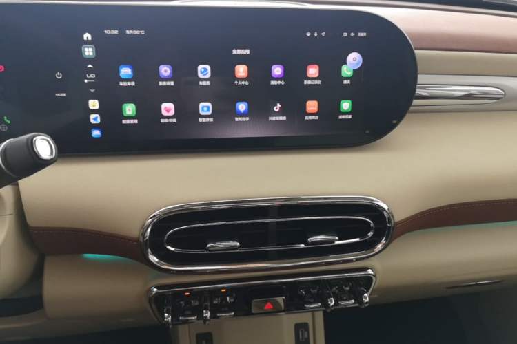 Used ORA Ballet Cat 2023 401 km Luxury Version Audio And AC Panel
