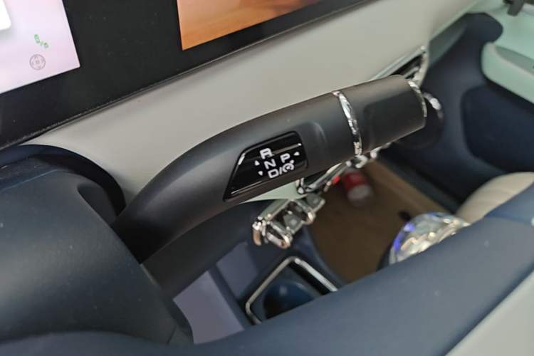 Used ORA Ballet Cat 2023 401 km Luxury Version Gear Lever