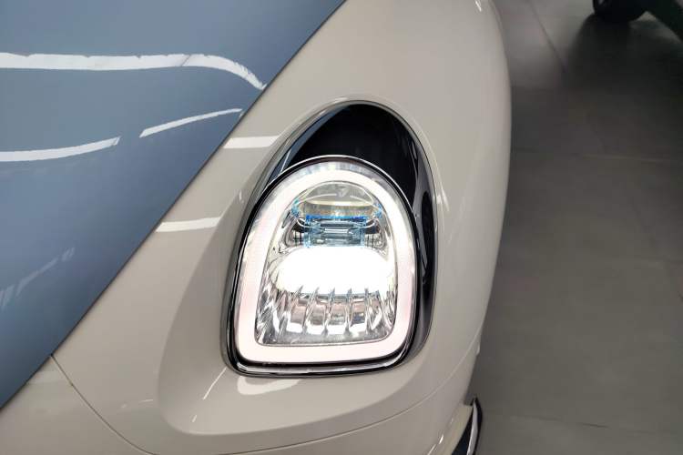 Used ORA Ballet Cat 2023 401 km Luxury Version Left Front Headlight