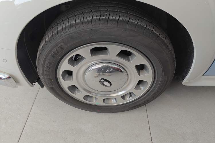 Used ORA Ballet Cat 2023 401 km Luxury Version Left Front Wheel Hub