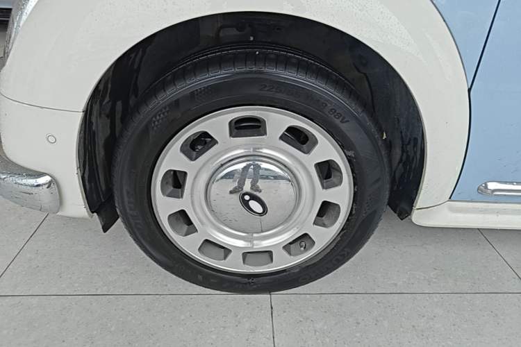 Used ORA Ballet Cat 2023 401 km Luxury Version Left Front Wheel Hub