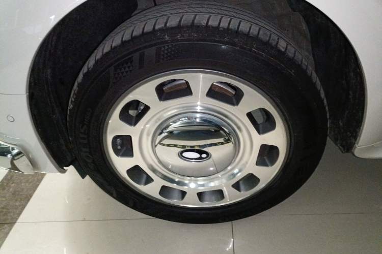 Used ORA Ballet Cat 2023 401 km Luxury Version Left Front Wheel Hub