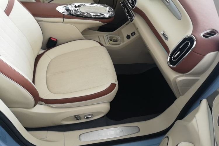 Used ORA Ballet Cat 2023 401 km Luxury Version Right Front Seat