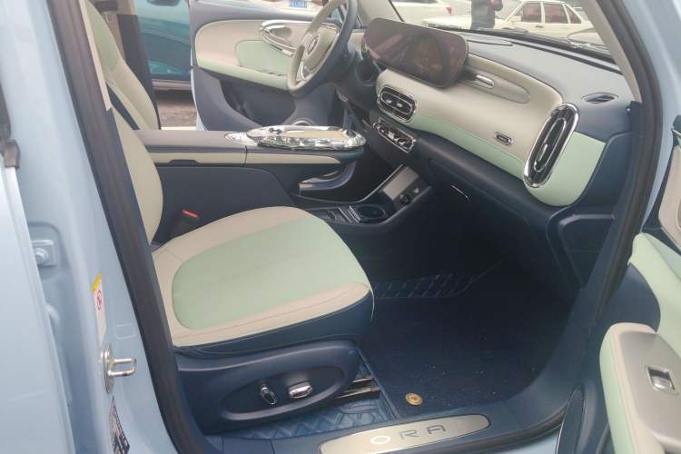 Used ORA Ballet Cat 2023 401 km Luxury Version Right Front Seat