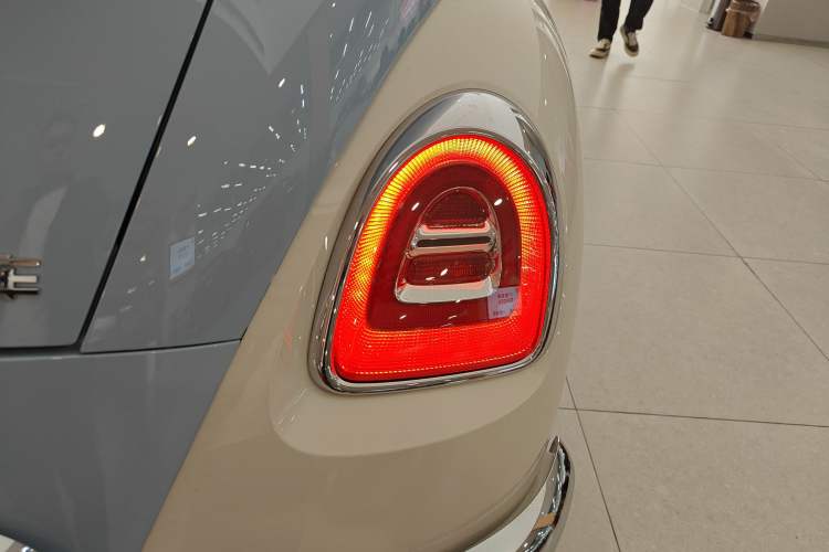Used ORA Ballet Cat 2023 401 km Luxury Version Right Rear Taillight